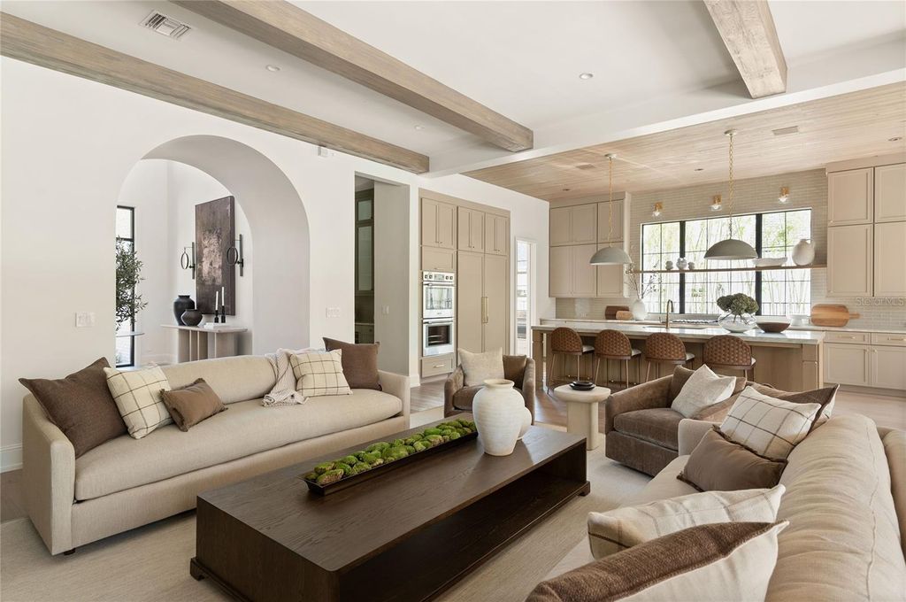 Image 11 of property listing at 1208 NOTTINGHAM STREET, Orlando, FL 32803