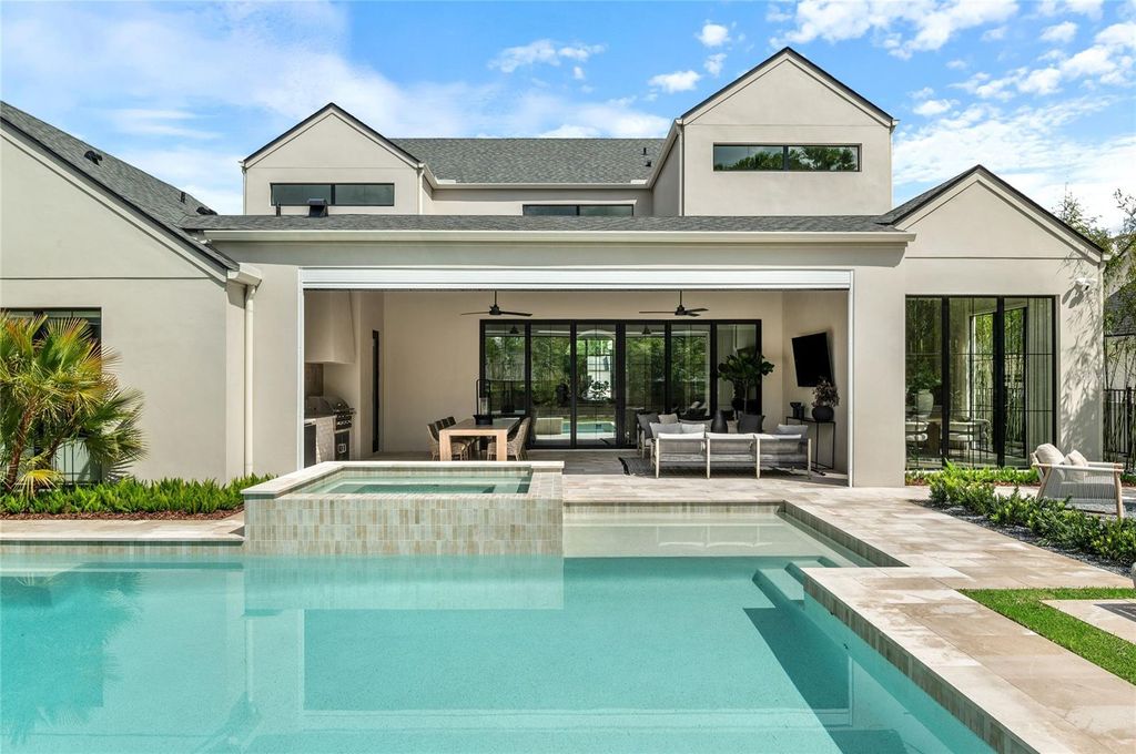 Image 3 of property listing at 1208 NOTTINGHAM STREET, Orlando, FL 32803