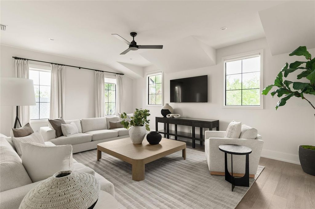 Image 55 of property listing at 1208 NOTTINGHAM STREET, Orlando, FL 32803