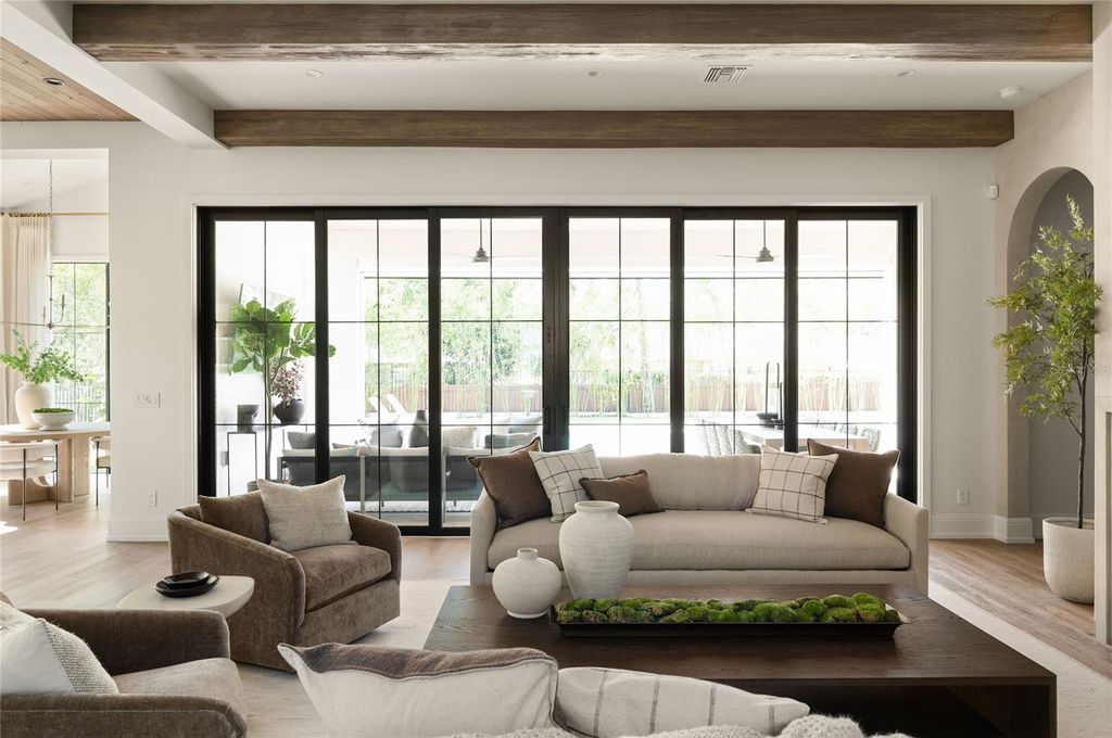 Image 10 of property listing at 1208 NOTTINGHAM STREET, Orlando, FL 32803