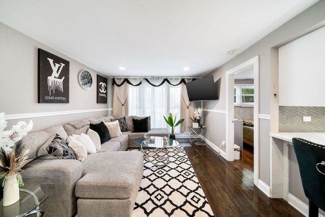 934 W Vermont Avenue, Chicago, IL 60643