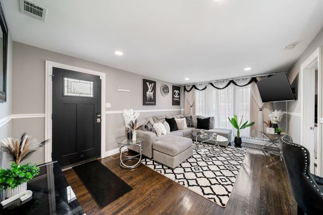 934 W Vermont Avenue, Chicago, IL 60643