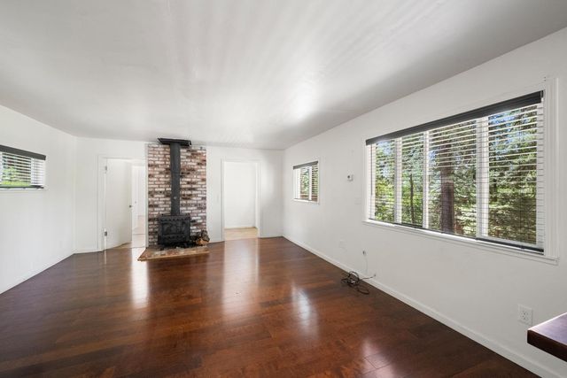 6420 Starkes Grade Rd, Pollock Pines, CA 95726