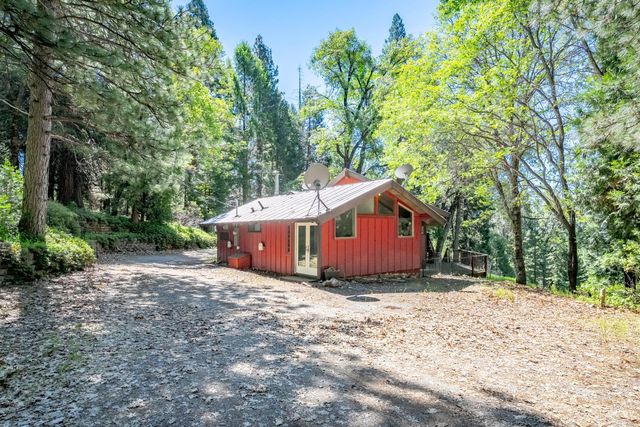 6420 Starkes Grade Rd, Pollock Pines, CA 95726