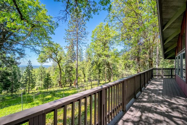 6420 Starkes Grade Rd, Pollock Pines, CA 95726