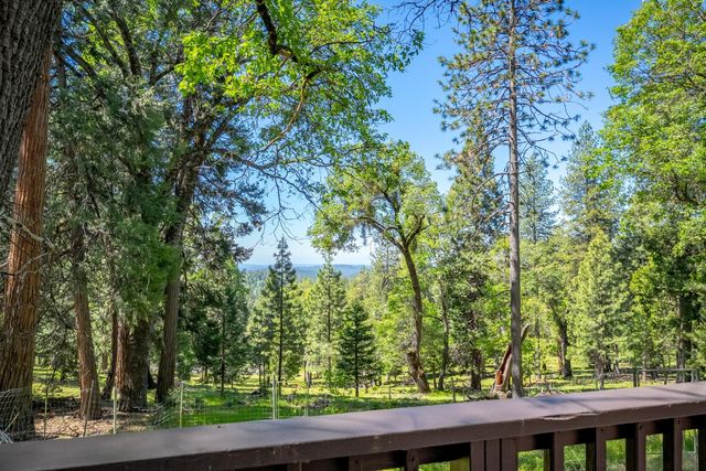 6420 Starkes Grade Rd, Pollock Pines, CA 95726