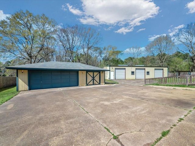 4636 Southwood Drive, Lufkin, TX 75904