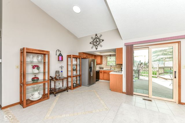 7812 Hampton Place, Fishers, IN 46038