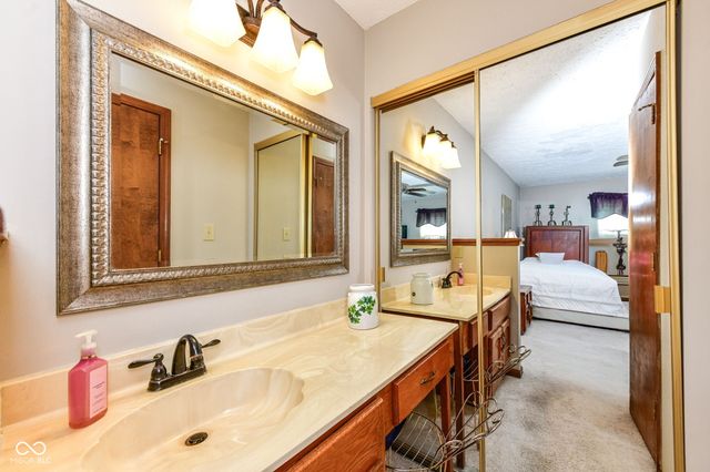 7812 Hampton Place, Fishers, IN 46038