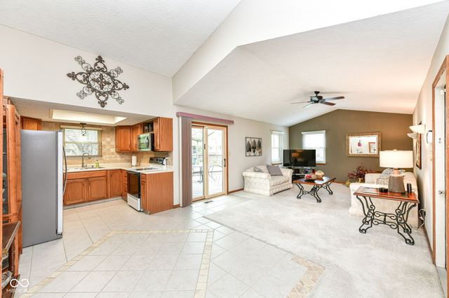 7812 Hampton Place, Fishers, IN 46038