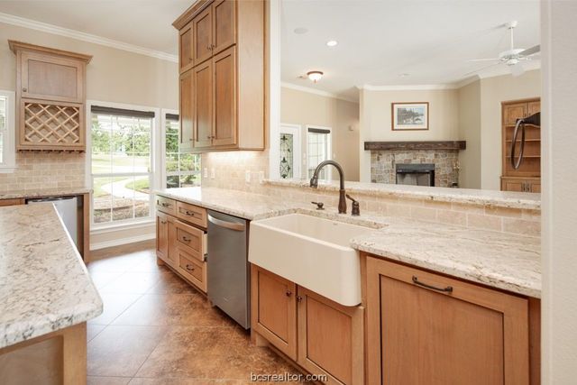 7710 Elmo Weedon Road, Bryan, TX 77808
