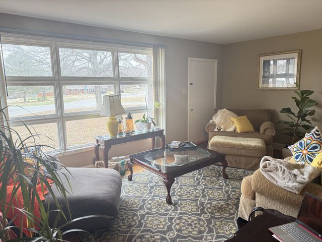 16 Concord Dr, Clarksville, TN 37042