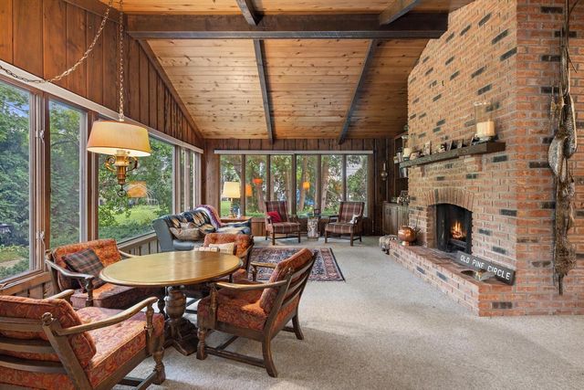 239 Old Pine CIRCLE, Wind Point, WI 53402