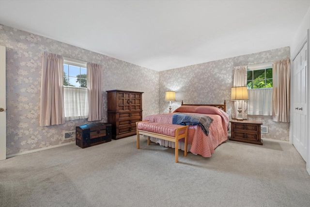 239 Old Pine CIRCLE, Wind Point, WI 53402