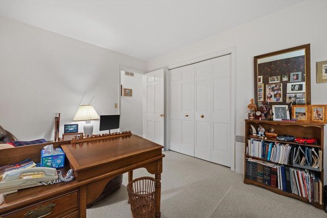 239 Old Pine CIRCLE, Wind Point, WI 53402
