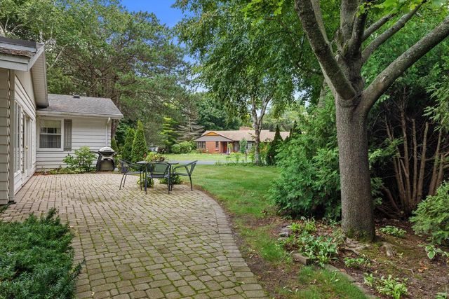 239 Old Pine CIRCLE, Wind Point, WI 53402
