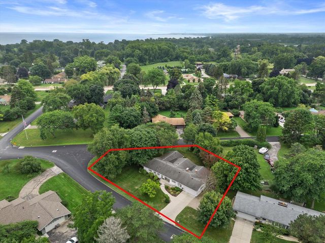 239 Old Pine CIRCLE, Wind Point, WI 53402