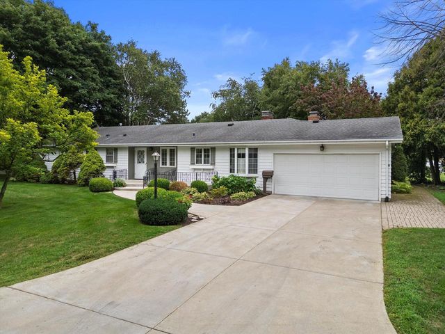 239 Old Pine CIRCLE, Wind Point, WI 53402