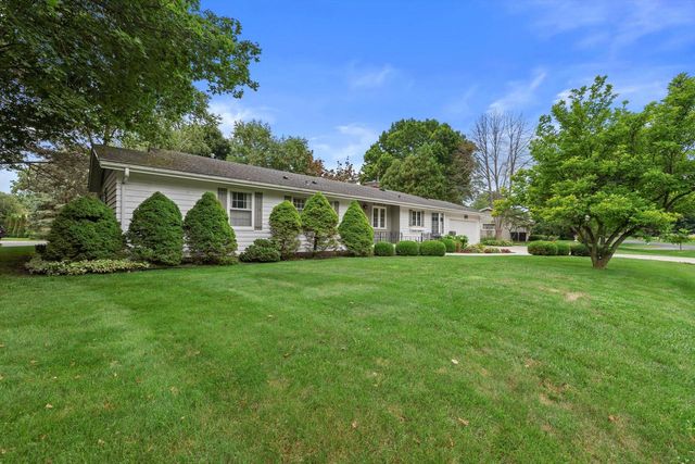 239 Old Pine CIRCLE, Wind Point, WI 53402