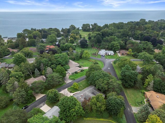 239 Old Pine CIRCLE, Wind Point, WI 53402
