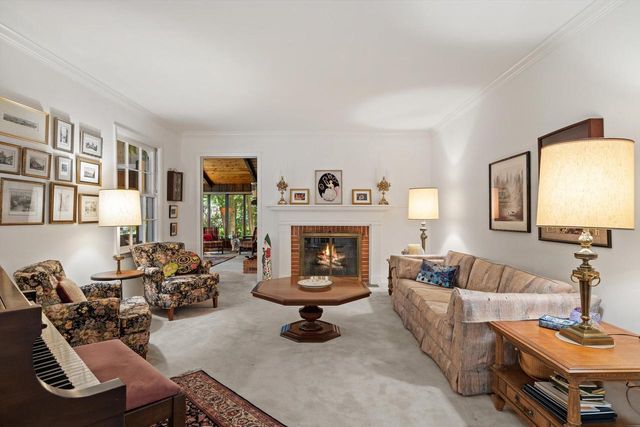 239 Old Pine CIRCLE, Wind Point, WI 53402