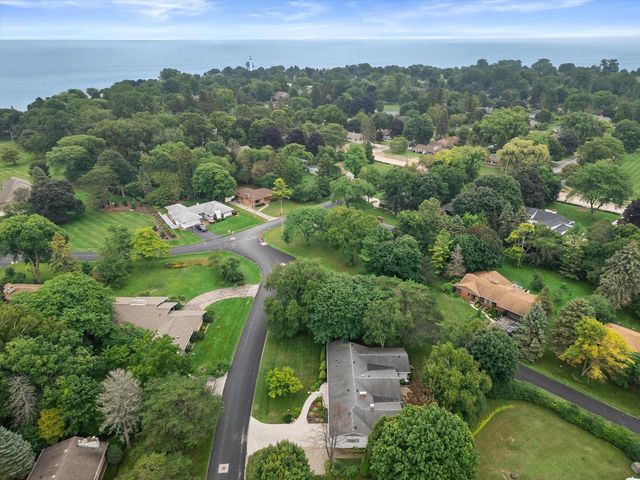 239 Old Pine CIRCLE, Wind Point, WI 53402