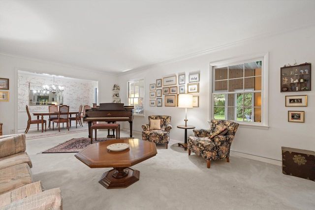 239 Old Pine CIRCLE, Wind Point, WI 53402