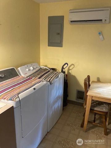 351 N Potlatch Drive, Hoodsport, WA 98548