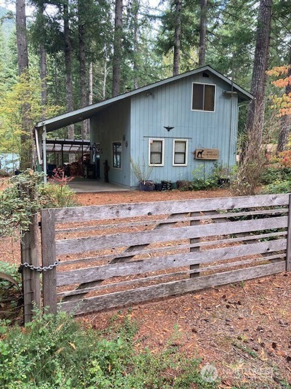 351 N Potlatch Drive, Hoodsport, WA 98548