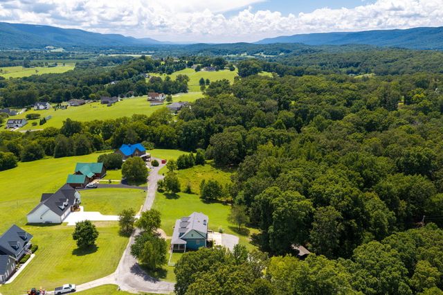 204 Johnny Wheeler Lane, Dunlap, TN 37327