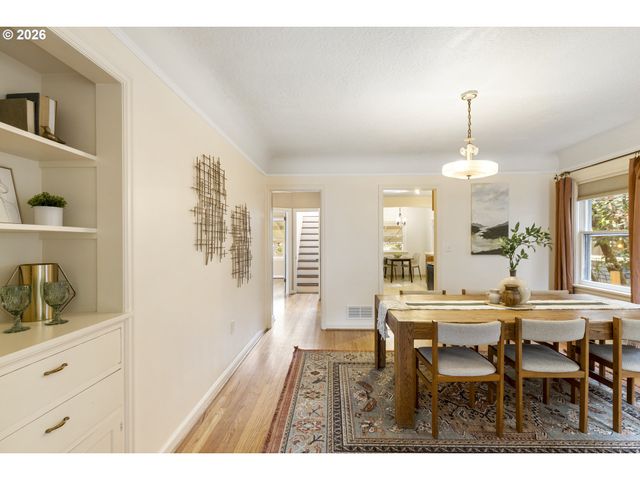 1816 Se 12TH Ave, Portland, OR 97214