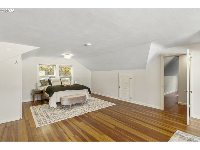 1816 Se 12TH Ave, Portland, OR 97214