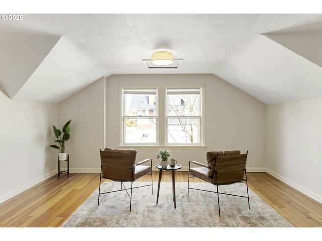 1816 Se 12TH Ave, Portland, OR 97214