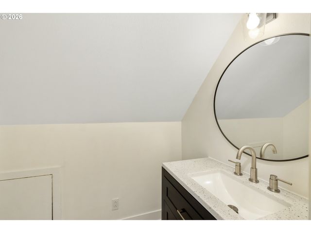 1816 Se 12TH Ave, Portland, OR 97214