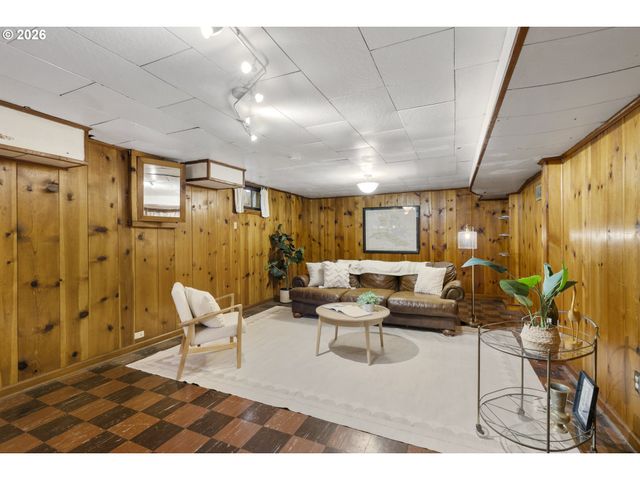 1816 Se 12TH Ave, Portland, OR 97214