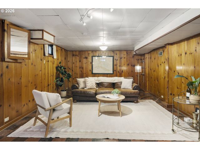 1816 Se 12TH Ave, Portland, OR 97214