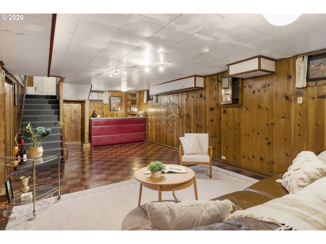 1816 Se 12TH Ave, Portland, OR 97214