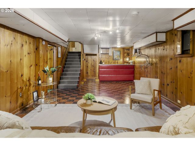 1816 Se 12TH Ave, Portland, OR 97214