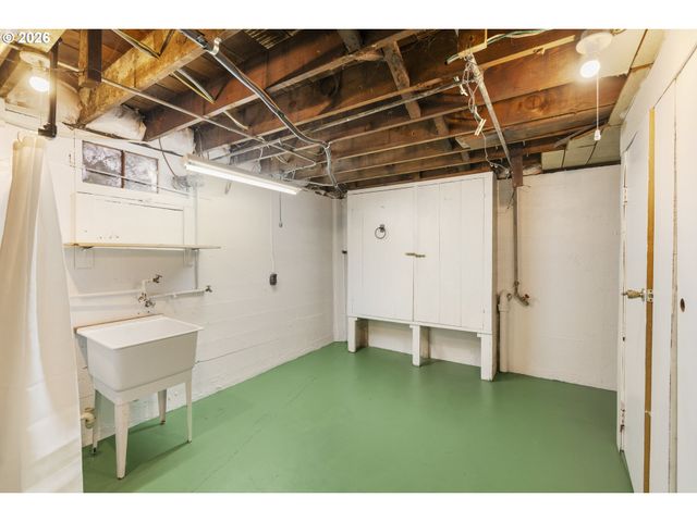 1816 Se 12TH Ave, Portland, OR 97214