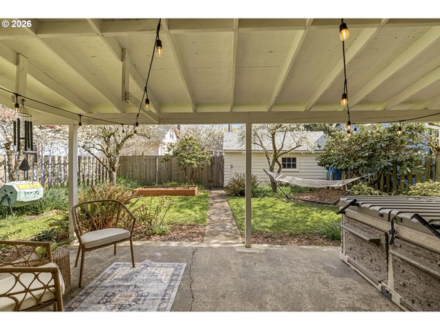 1816 Se 12TH Ave, Portland, OR 97214