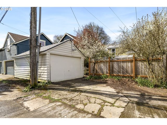1816 Se 12TH Ave, Portland, OR 97214