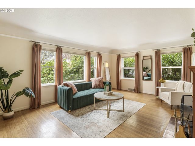 1816 Se 12TH Ave, Portland, OR 97214