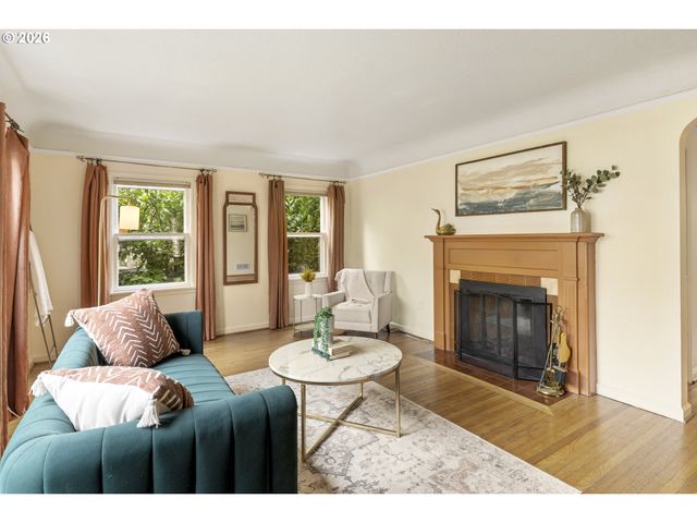 1816 Se 12TH Ave, Portland, OR 97214