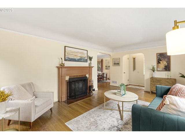 1816 Se 12TH Ave, Portland, OR 97214