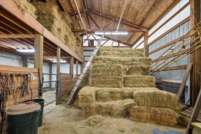 22915 E Morris Rd, Newman Lake, WA 99025