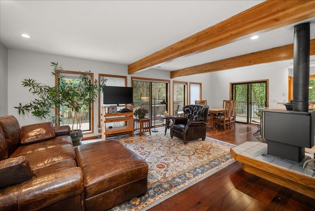 22915 E Morris Rd, Newman Lake, WA 99025