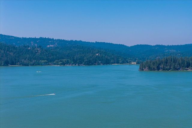 22915 E Morris Rd, Newman Lake, WA 99025