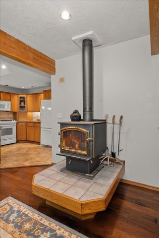 22915 E Morris Rd, Newman Lake, WA 99025