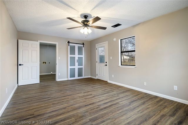 1105 Brentwood Drive, Greenwood, AR 72936