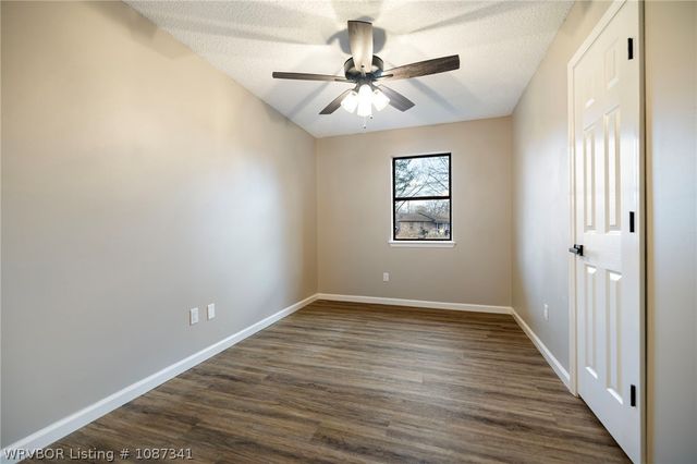 1105 Brentwood Drive, Greenwood, AR 72936